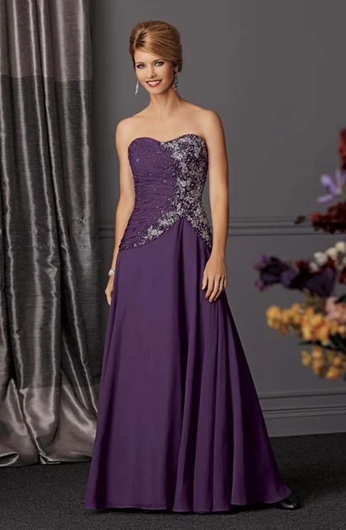 ---Vestido de fiesta para señora de talla grande con chaqueta hecho en chifòn con aplicaciones de encaje y decoraciones brillant