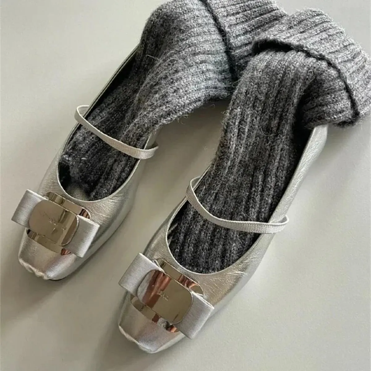 2024nuove scarpe da balletto argento da donna, con testa quadrata, bocca superficiale, fondo piatto, linea retta, con Mary Jane