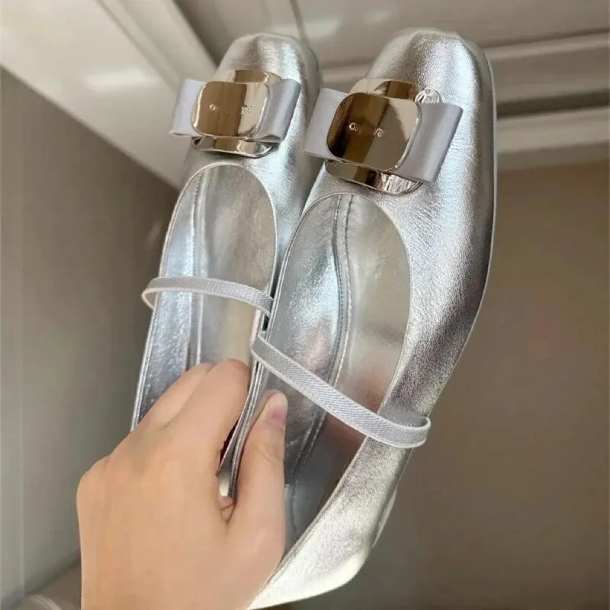 2024nuove scarpe da balletto argento da donna, con testa quadrata, bocca superficiale, fondo piatto, linea retta, con Mary Jane