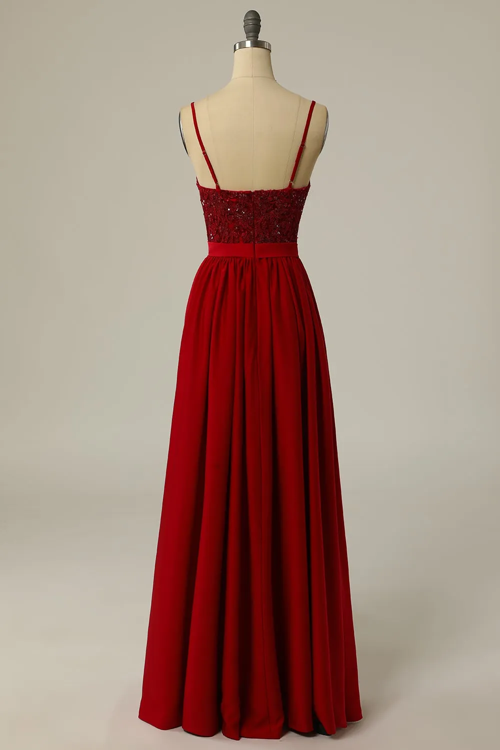 Abito da ballo lungo bordeaux con pizzo di perline