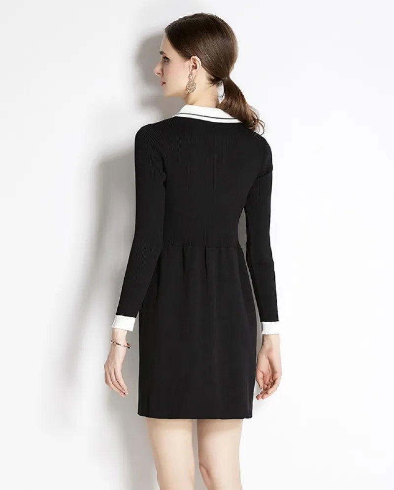 Abito da donna in maglia nera con scollo a risvolto