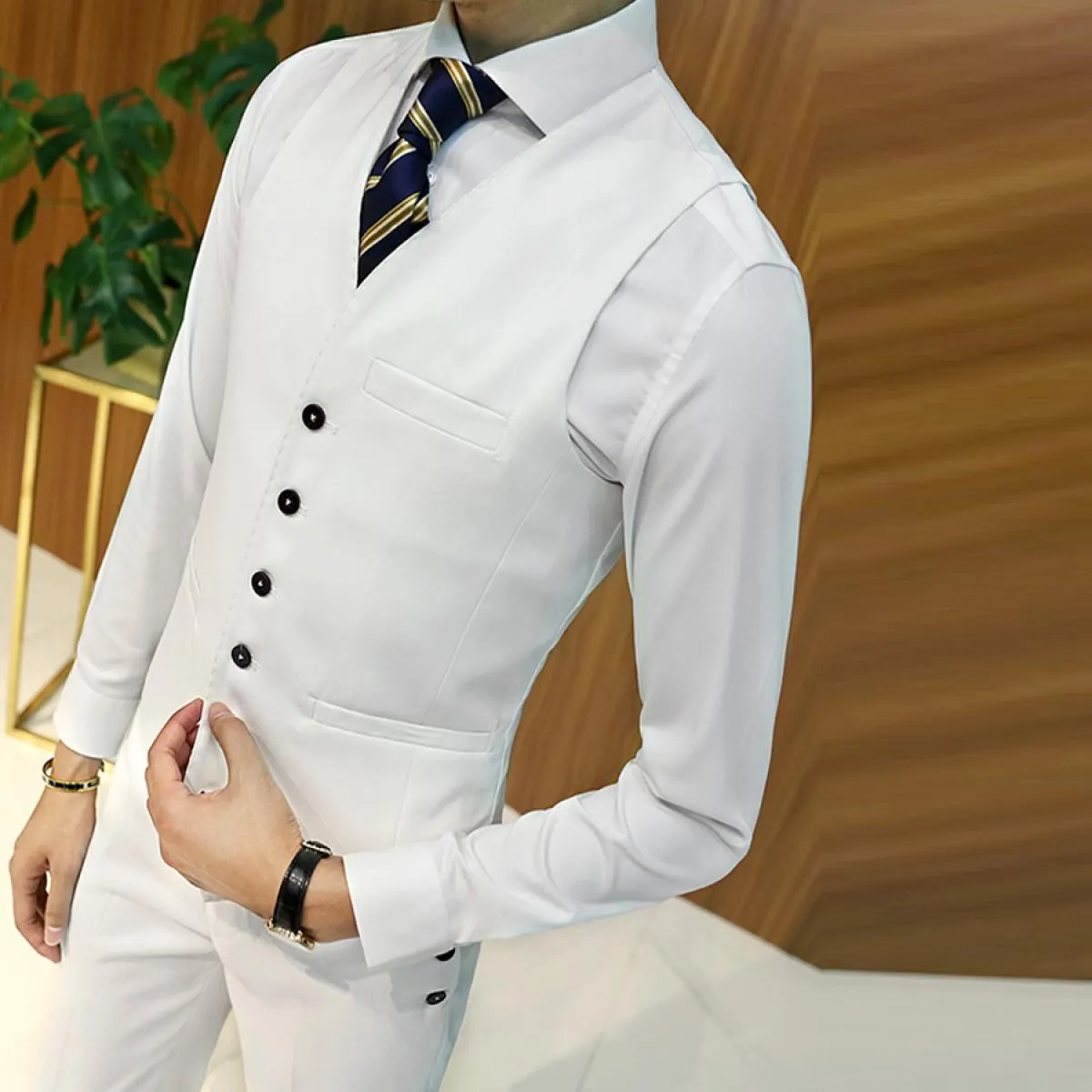 Abito da uomo d'affari bianco da sposo Abiti slim fit da uomo Smoking doppio petto da uomo 3 pezzi Abiti personalizzati (giacca