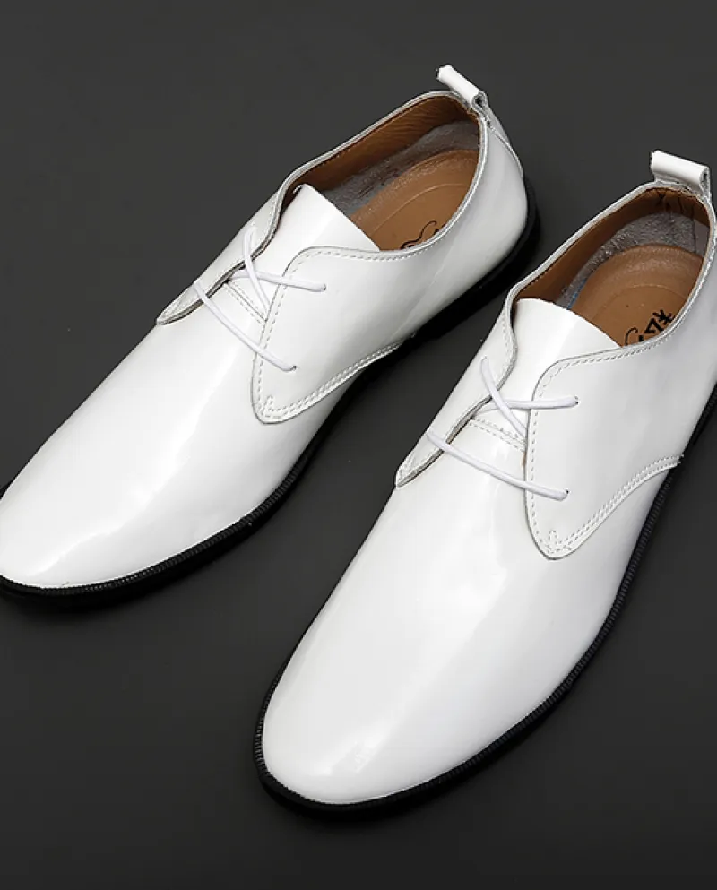 Designer di lusso in pelle verniciata bianca nera Oxford Scarpe casual per uomo Abito da sposa formale Ritorno a casa Sapatos Te