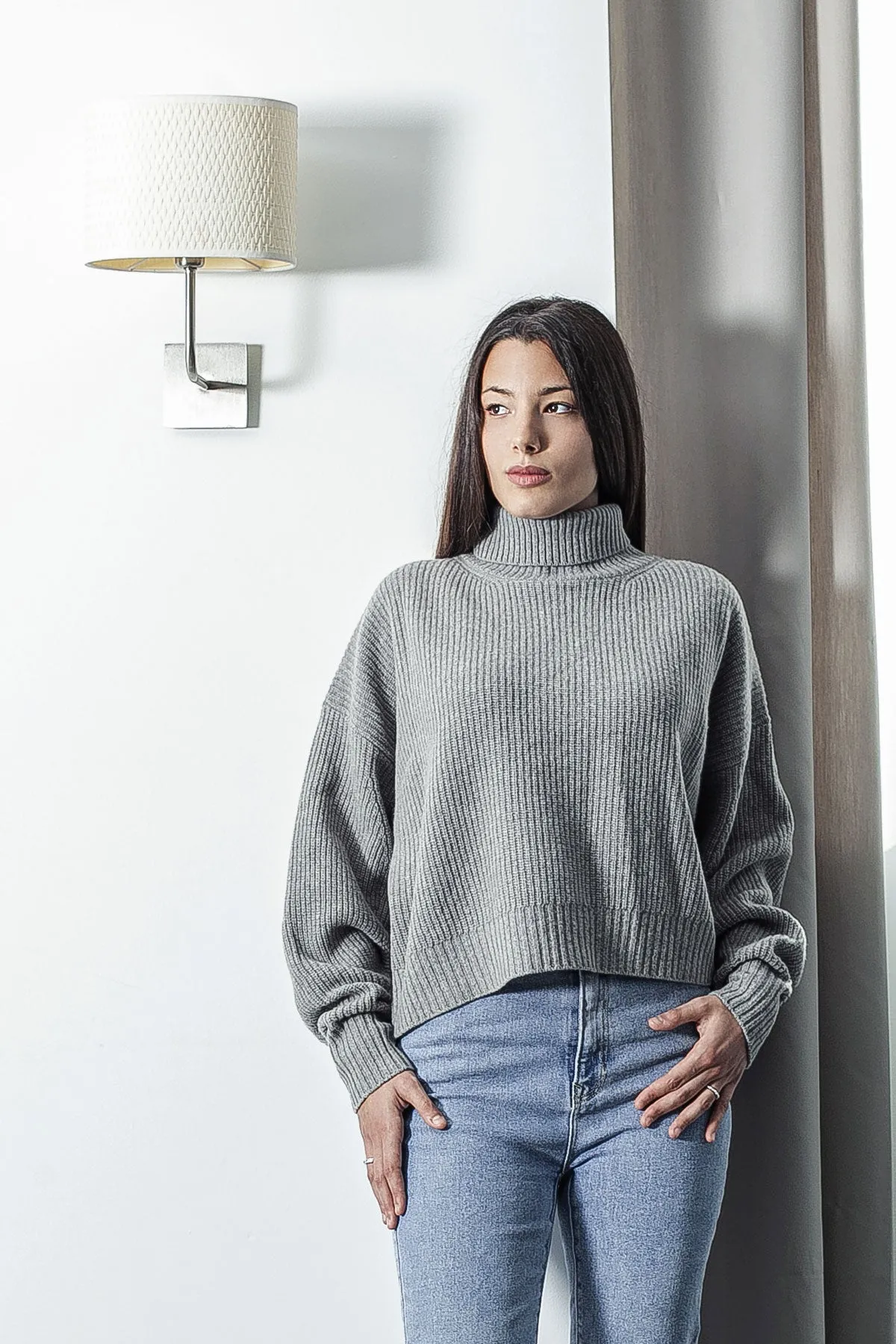 Elegante Maglia Dolcevita Donna Tiff Aperta sulla Schiena - Maglione Donna Invernali - Autunno/Inverno - 100% Pura Lana Vergine 