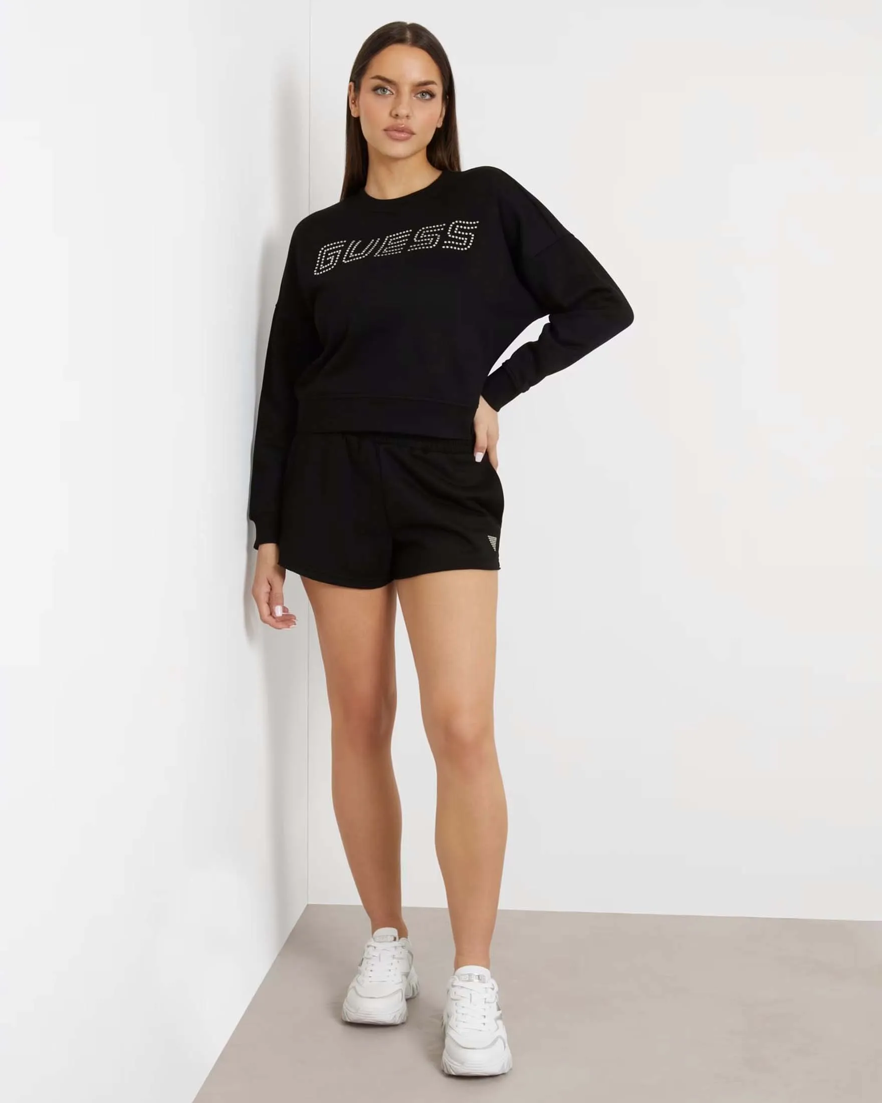 Felpa girocollo nera in cotone stretch con maxi logo frontale in borchie e strass applicati