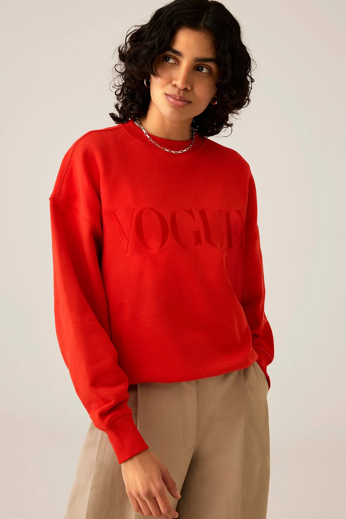 Felpa VOGUE rossa con logo ricamato-