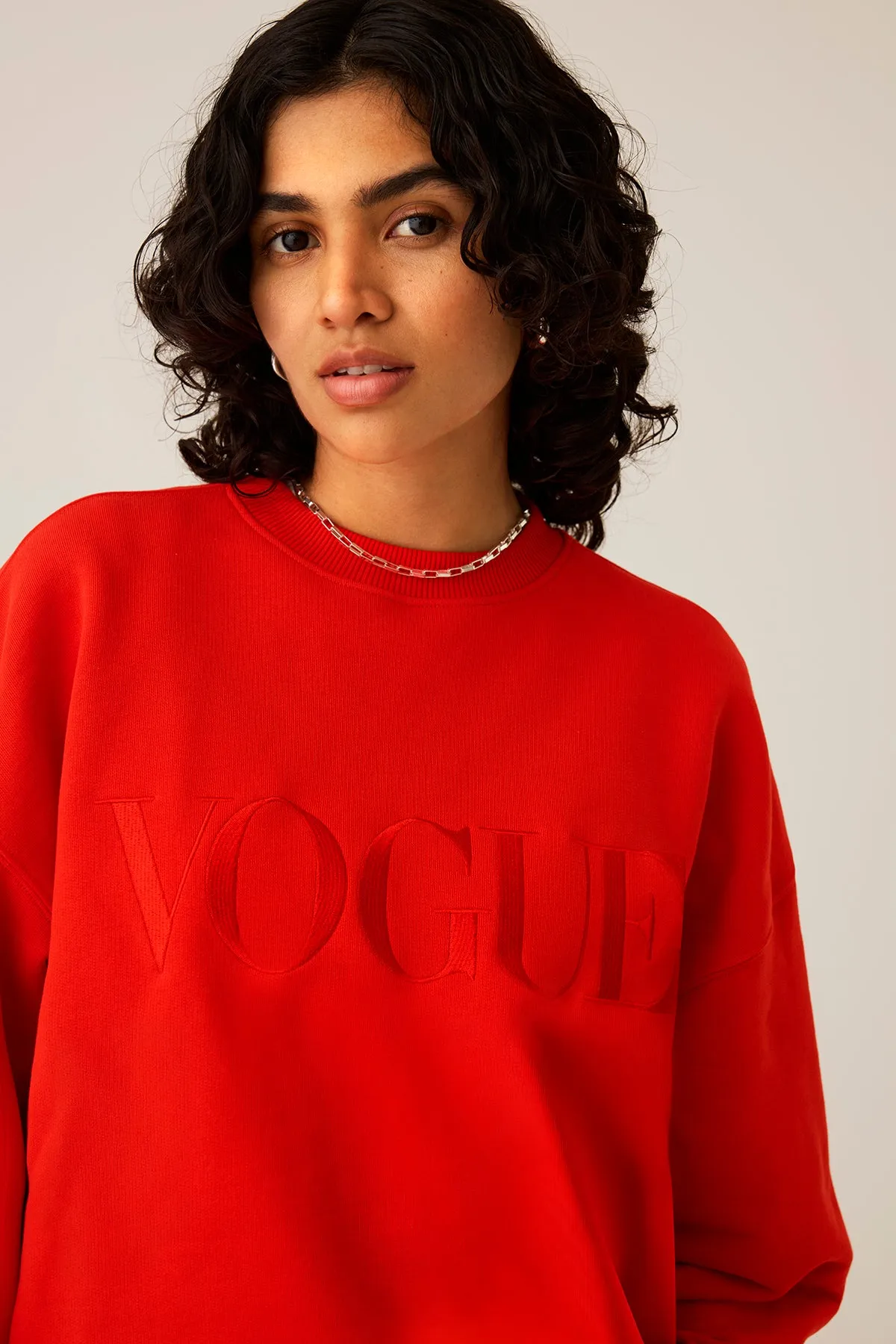 Felpa VOGUE rossa con logo ricamato-