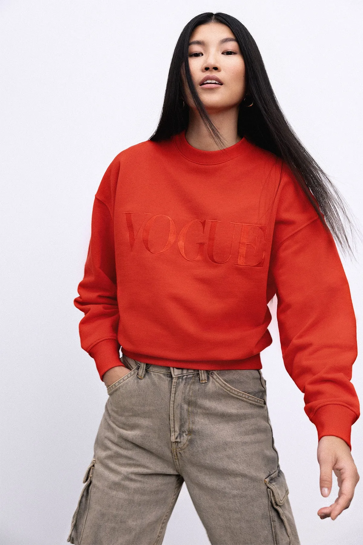 Felpa VOGUE rossa con logo ricamato-