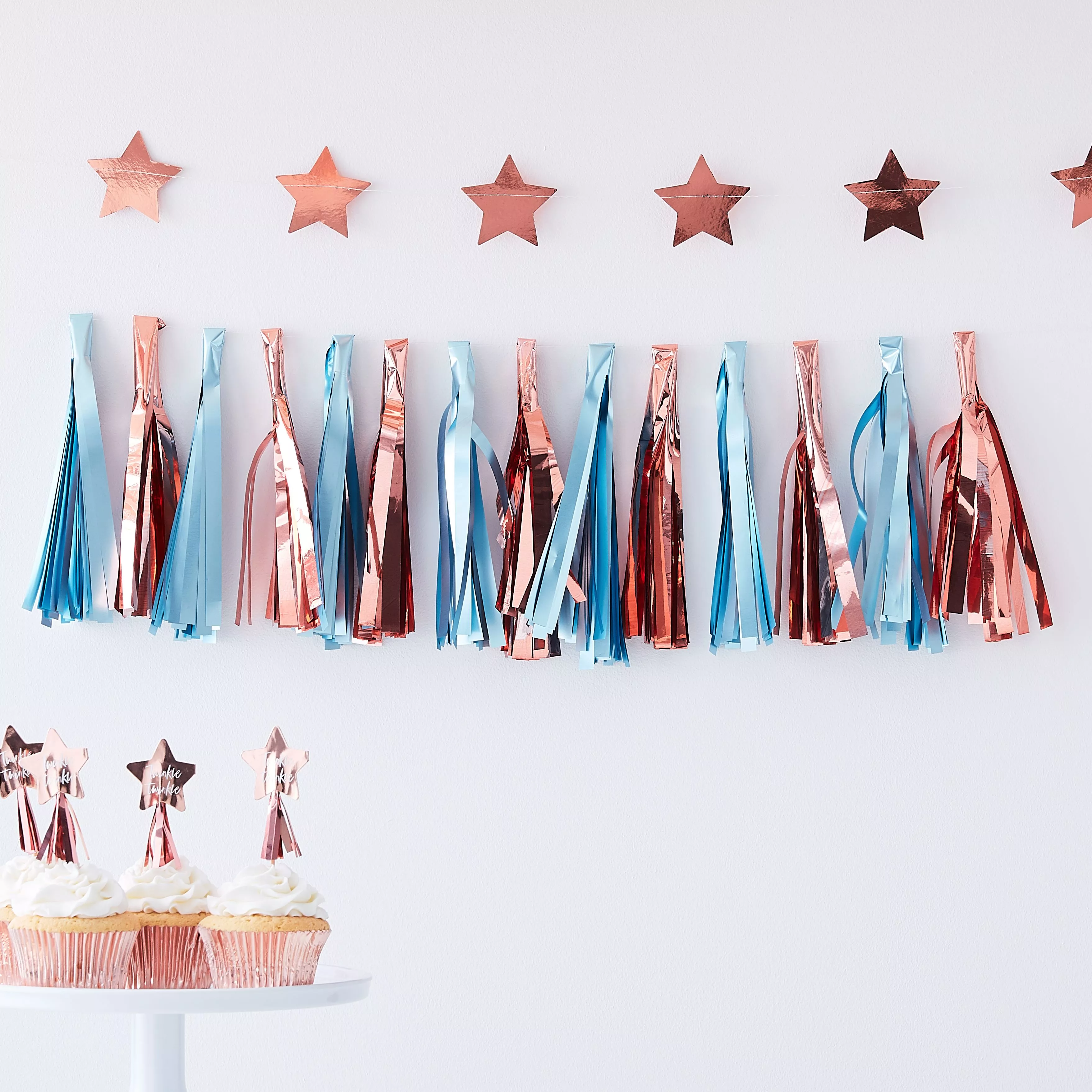 Ghirlanda di nappe Newborn Star blu-rosa 1,5m