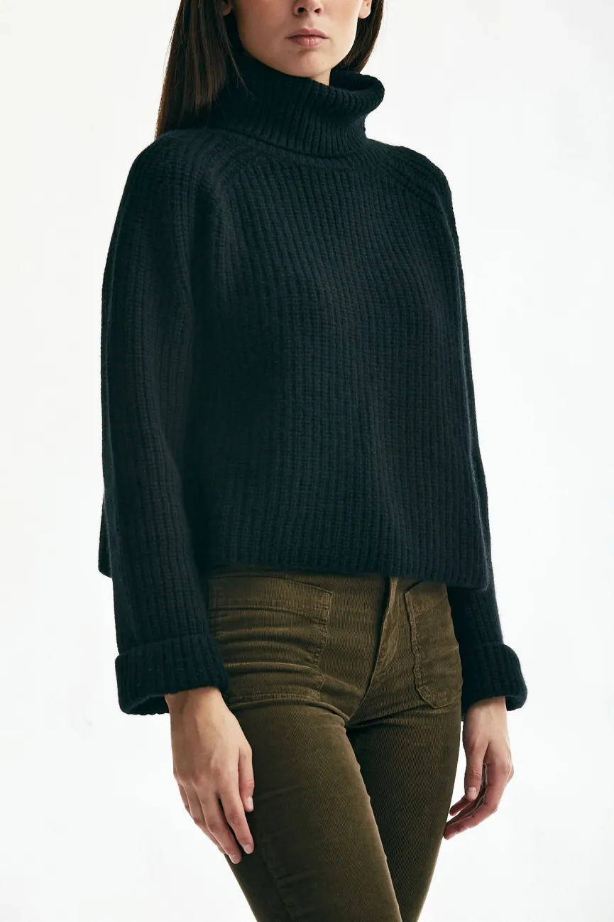 Maglia collo alto in cachemire nero 
