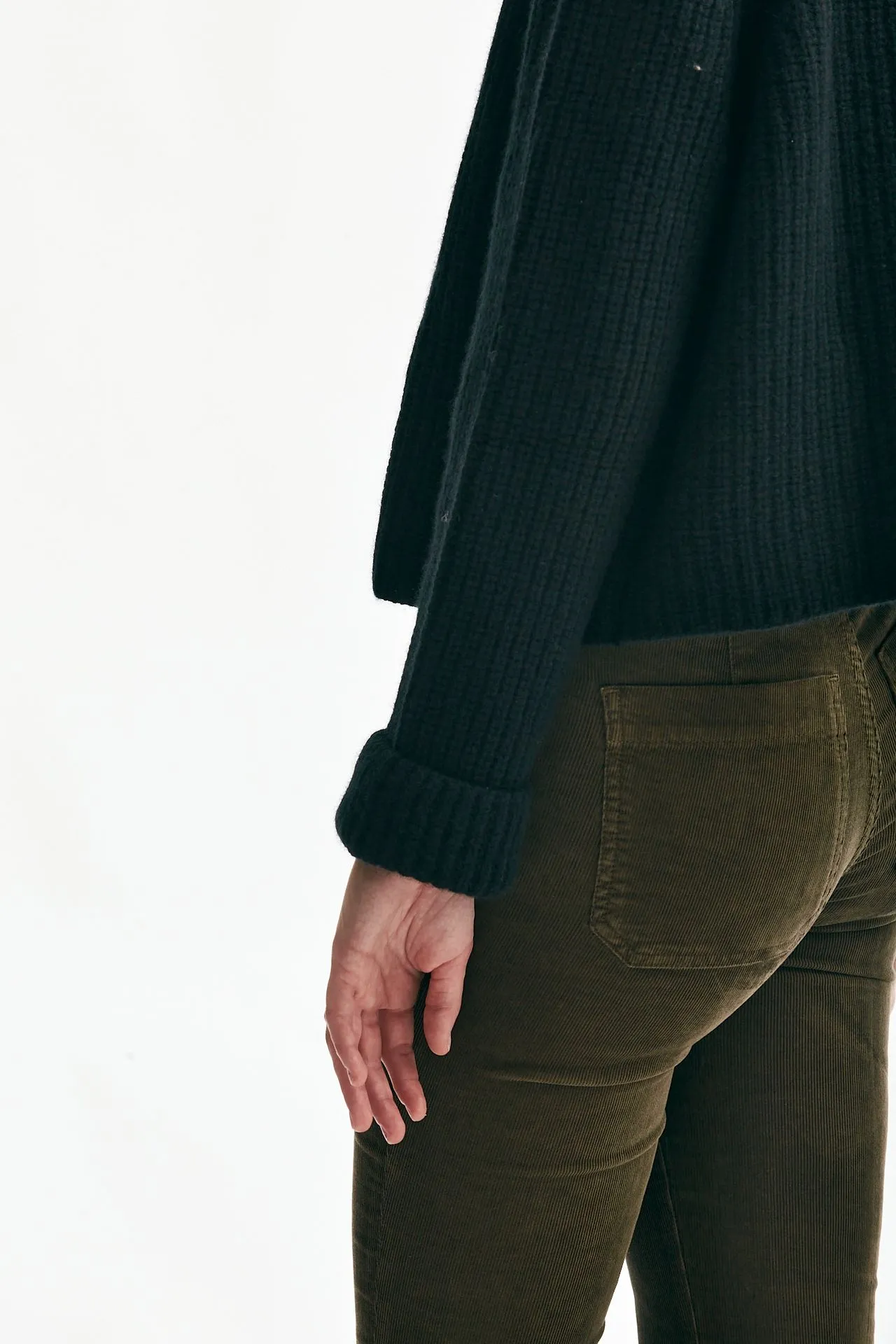 Maglia collo alto in cachemire nero 