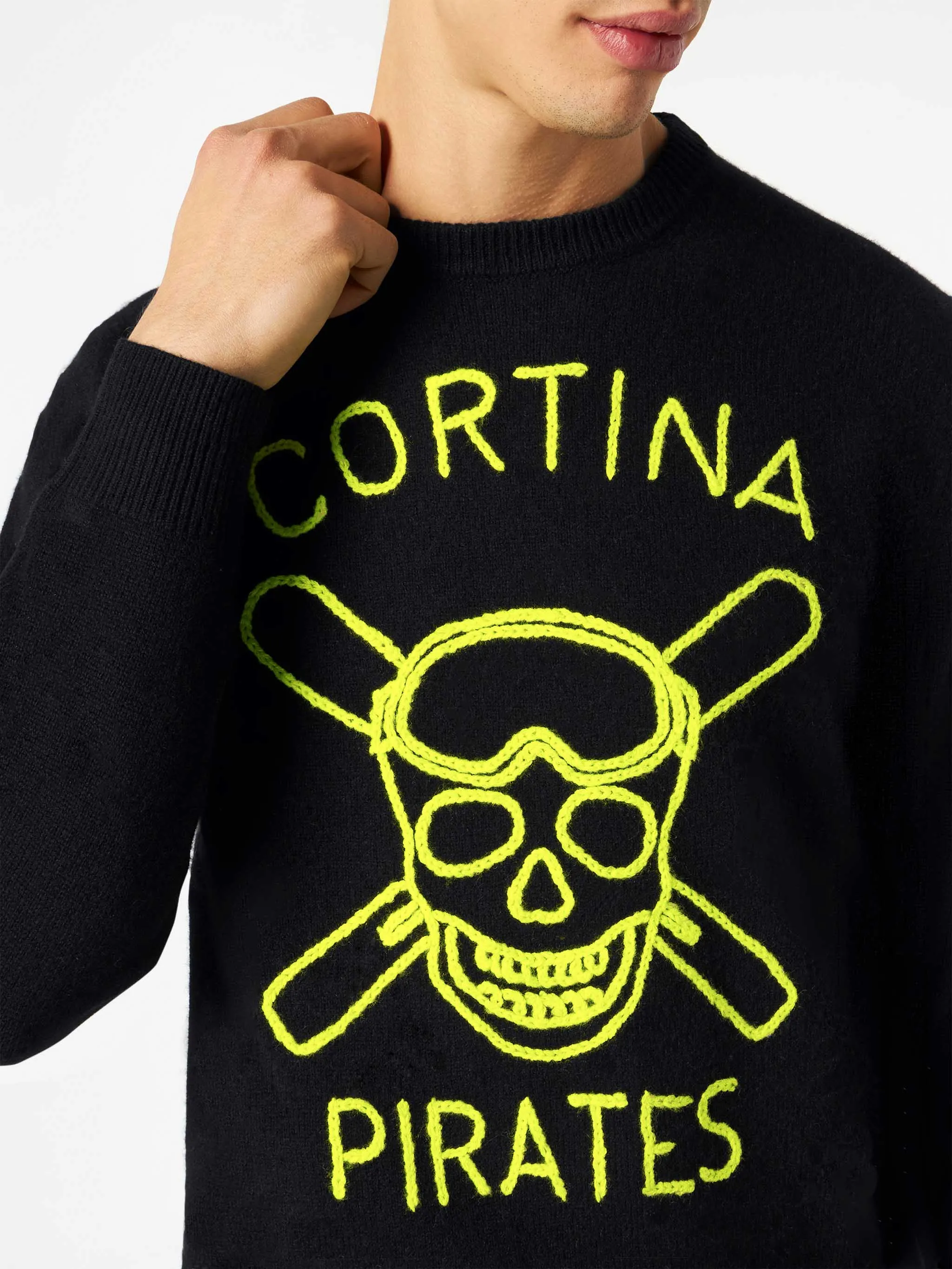 Maglia da uomo nera ricamo Cortina Pirates fluo