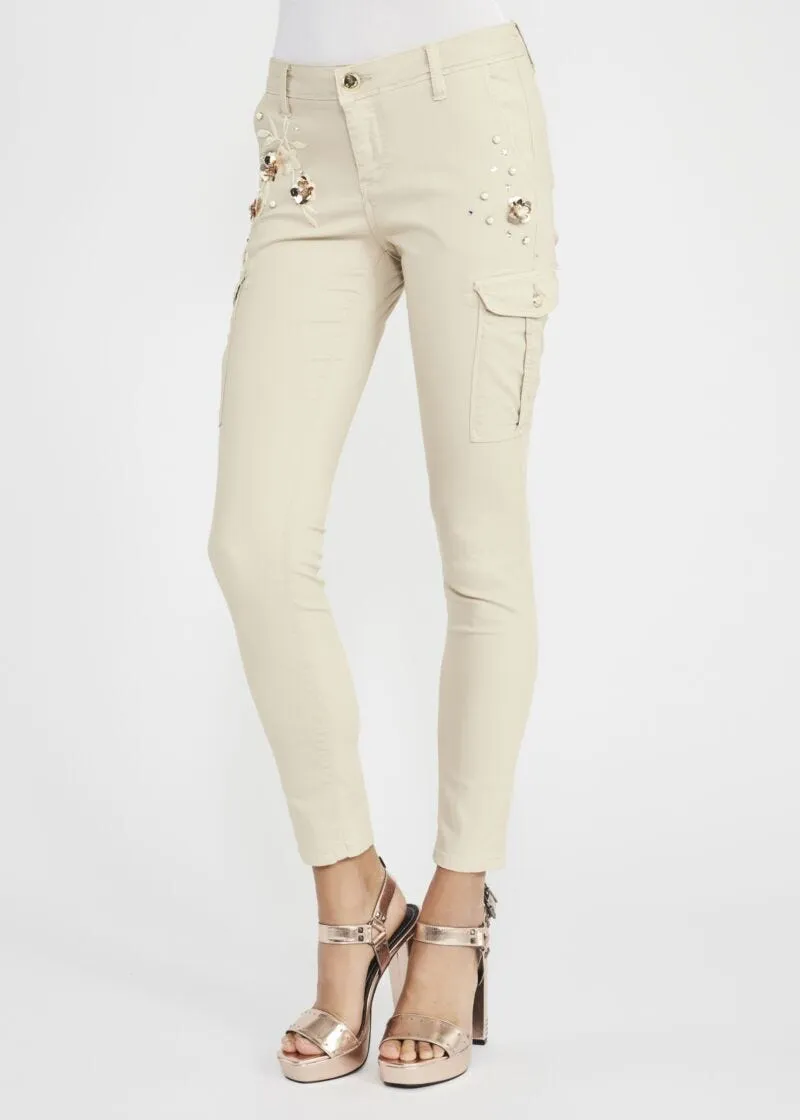 Pantaloni cargo con ricamo