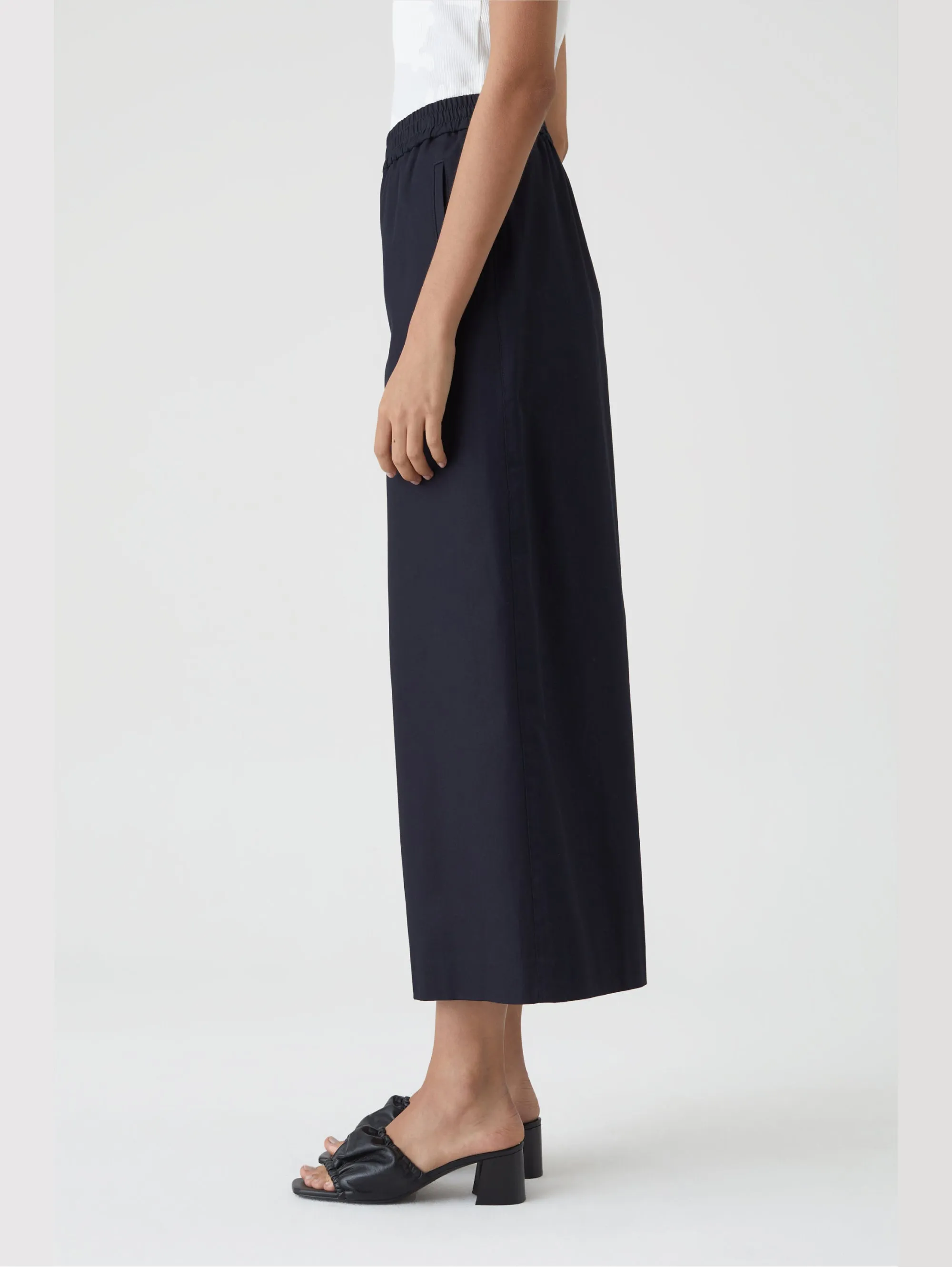 Pantaloni Cropped in Twill di Cotone Blu