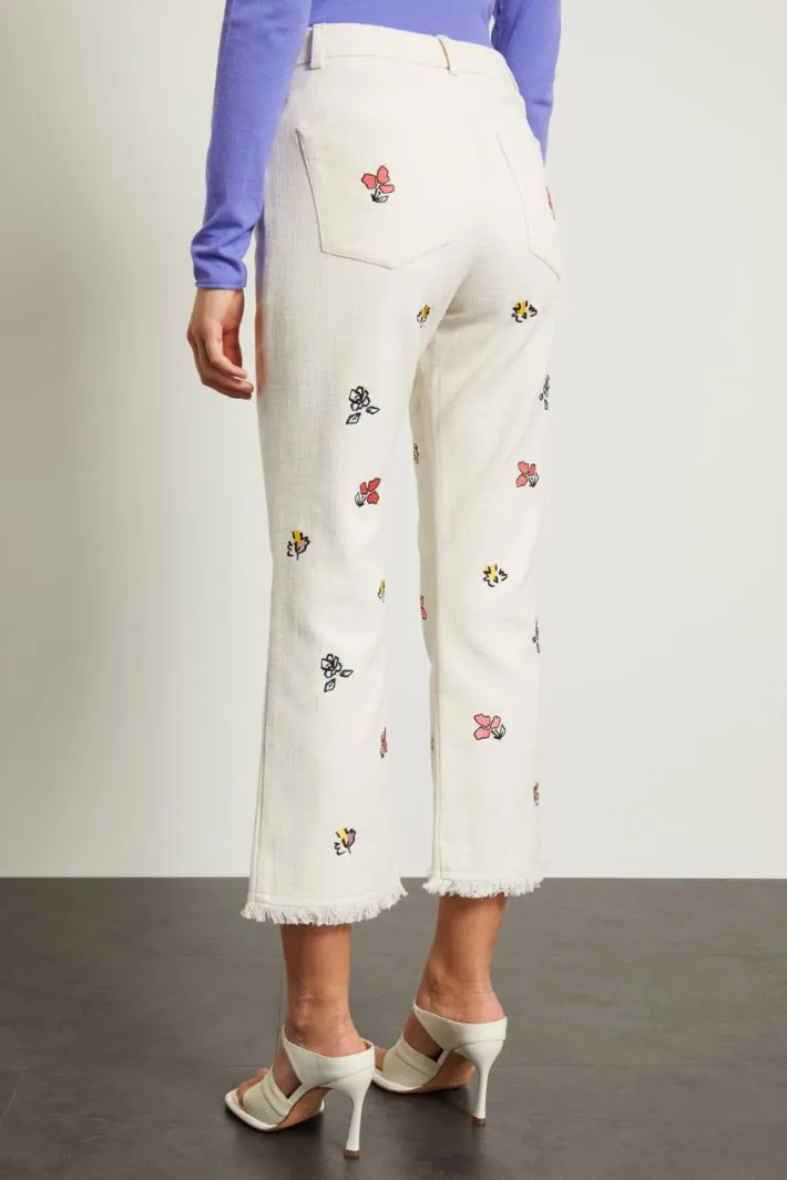 Pantaloni in stuoia ricamati