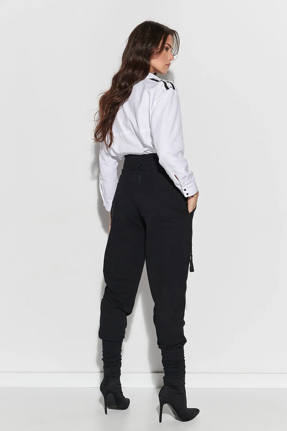 Pantaloni

 model 148917 Numinou