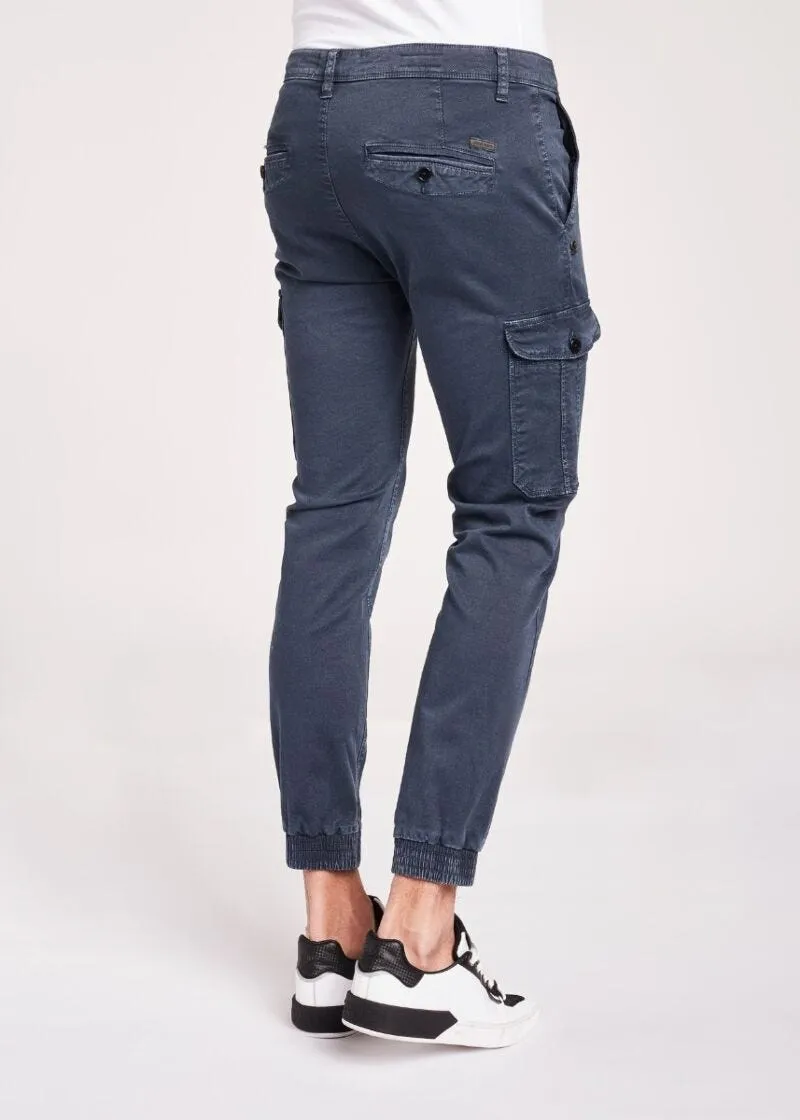 Pantaloni slim cargo