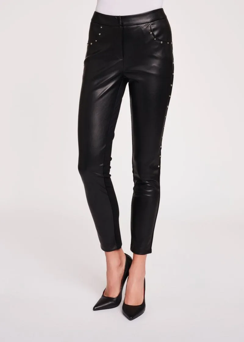 Pantaloni slim con borchie