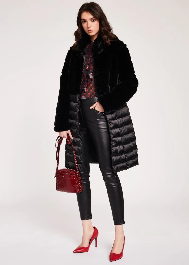 Pantaloni slim con borchie