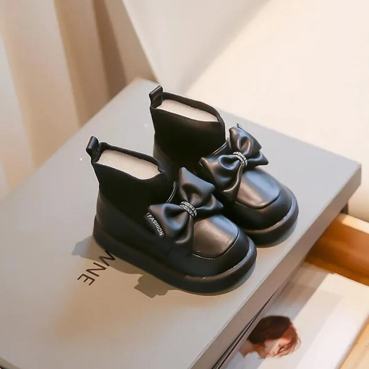 Ragazze antiscivolo scarpe da principessa moda per bambini arco elegante uniforme britannica scarpe da scuola per bambini nuovi