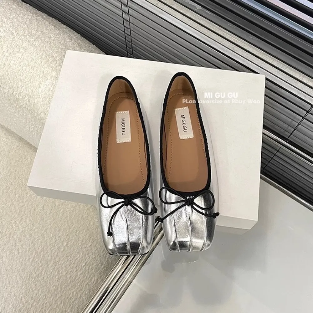 Scarpe a cuffia piatte nere con bocca superficiale per donna, primavera e autunno 2024 scarpe scoop per pendolari francesi di nu