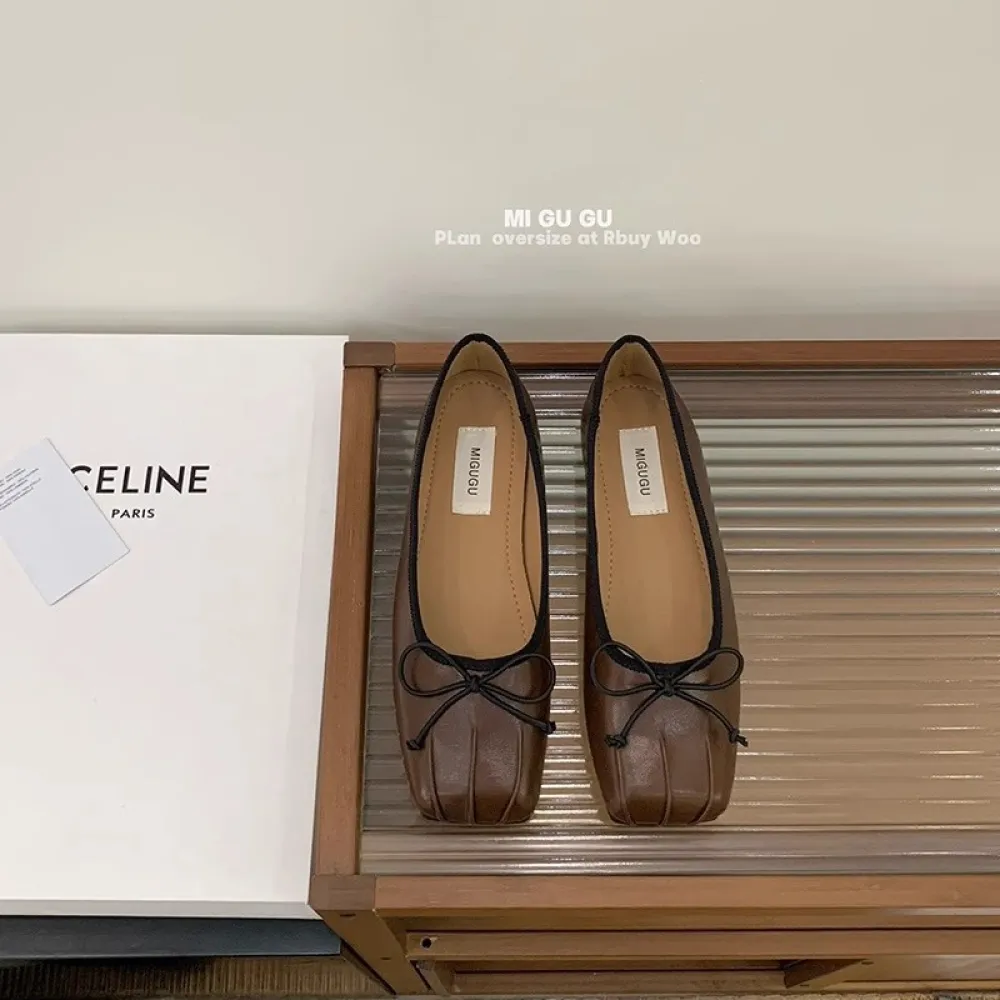 Scarpe a cuffia piatte nere con bocca superficiale per donna, primavera e autunno 2024 scarpe scoop per pendolari francesi di nu