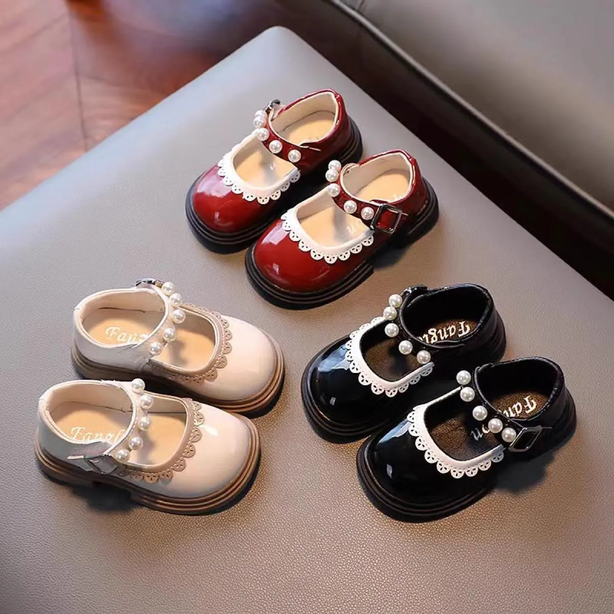 Scarpe da bambina New School Primavera Estate Bambina Scarpe con punta tonda in vernice brillante Principessa con bordo floreale