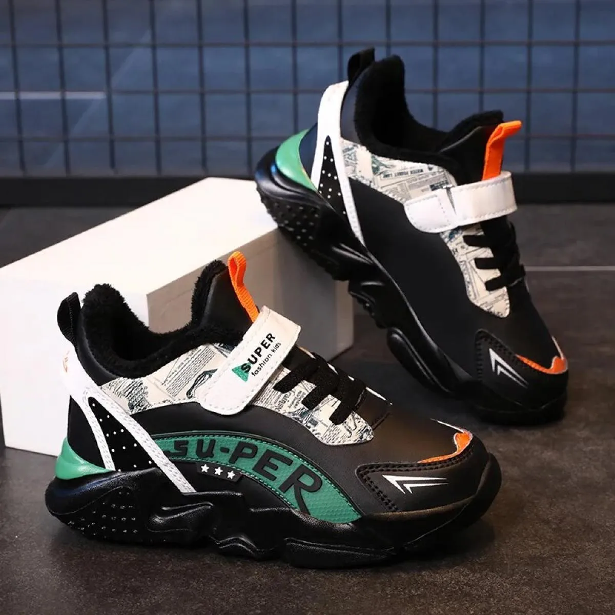 Sneaker comoda, mantiene caldo, elastico, morbido, alla moda, impermeabile, antiscivolo, resistente all'usura, alla moda e in ve
