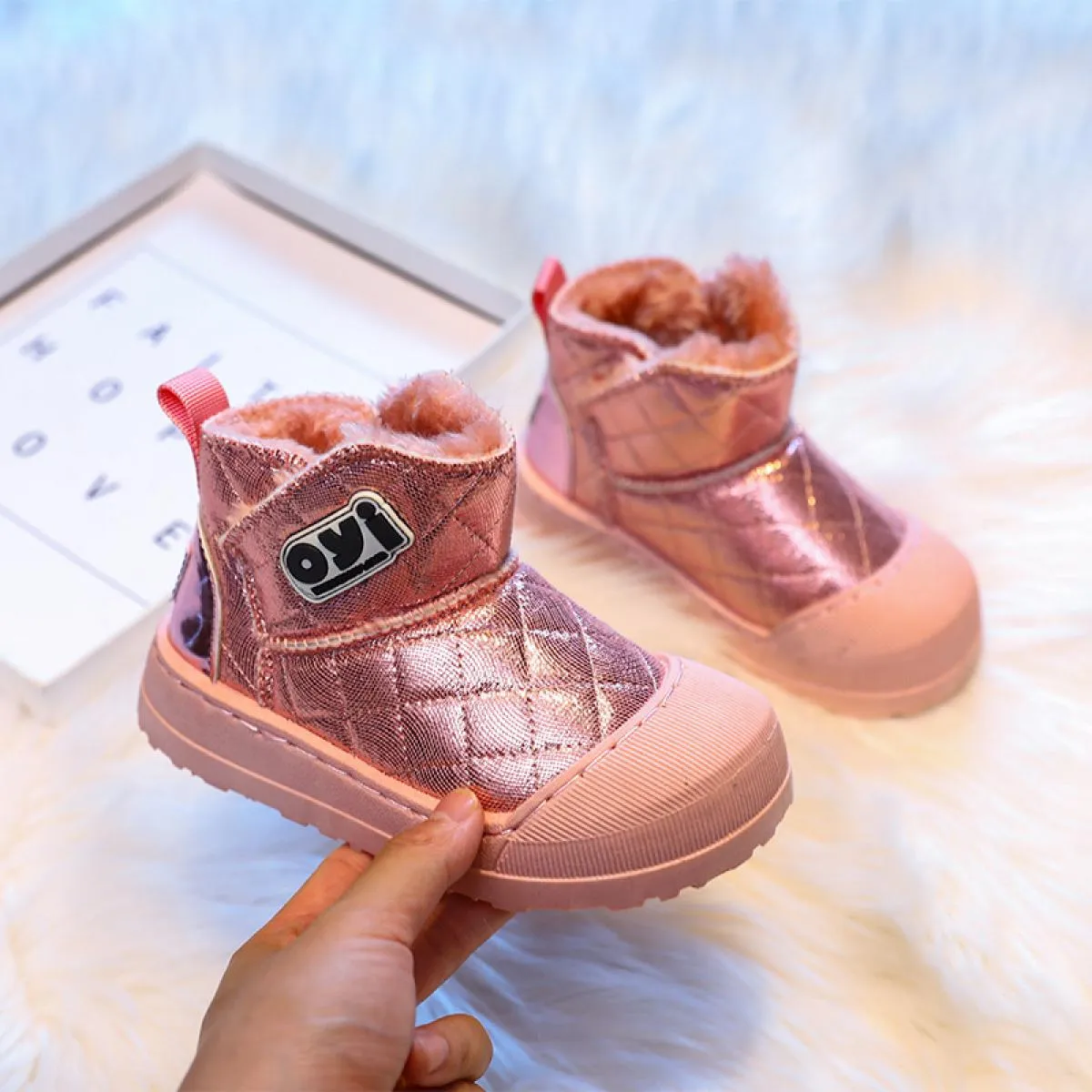 Stivali da neve per ragazzo super caldi Stivali corti antiscivolo a prova di freddo per ragazze Scarpe per bambini alla moda sco