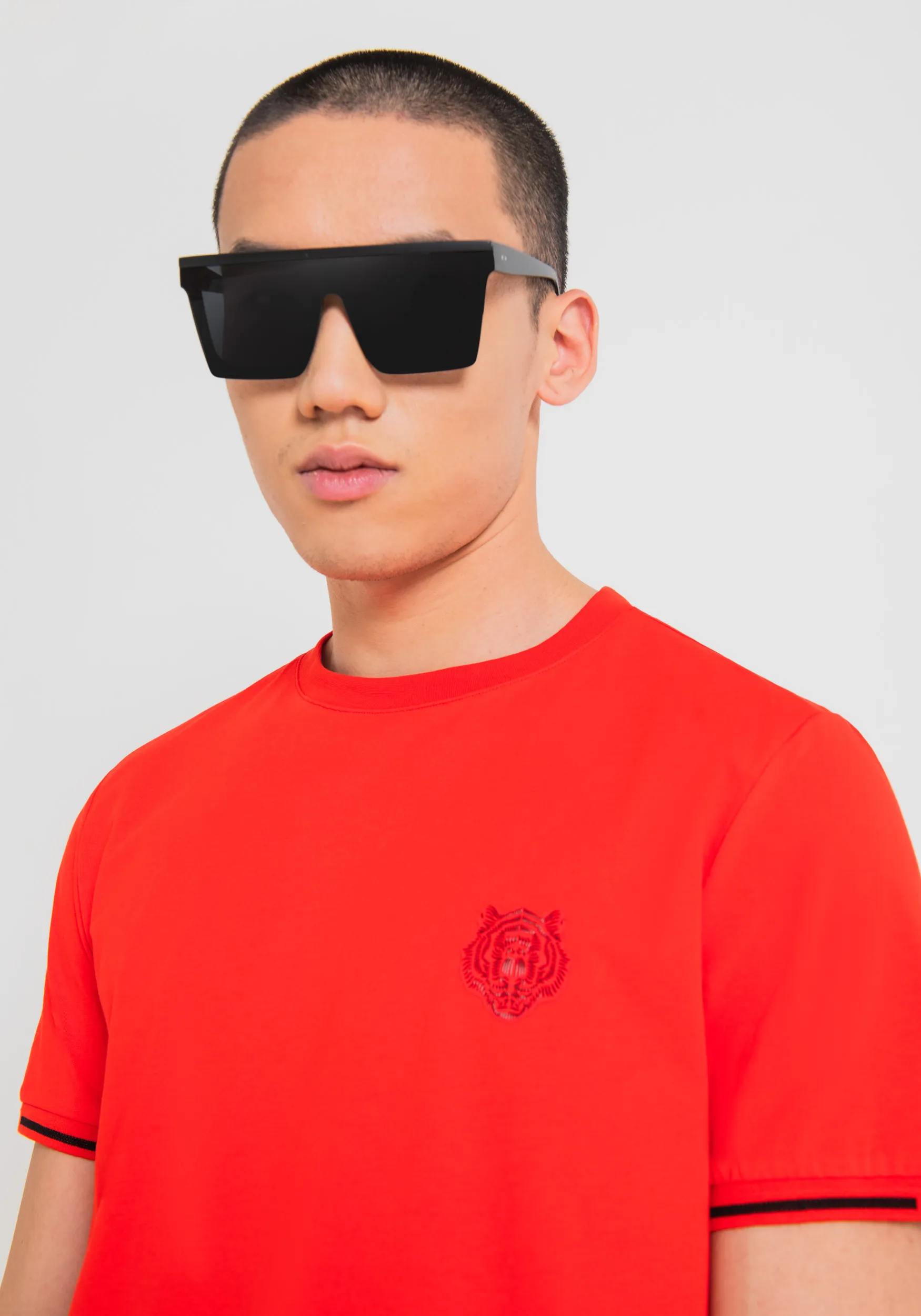 T-SHIRT SLIM FIT IN JERSEY DI COTONE CON STAMPA TIGRE