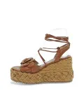 Zeppa Emanuèlle Vee SANDALO CON FIORE in pelle e raffia cuoio e beige